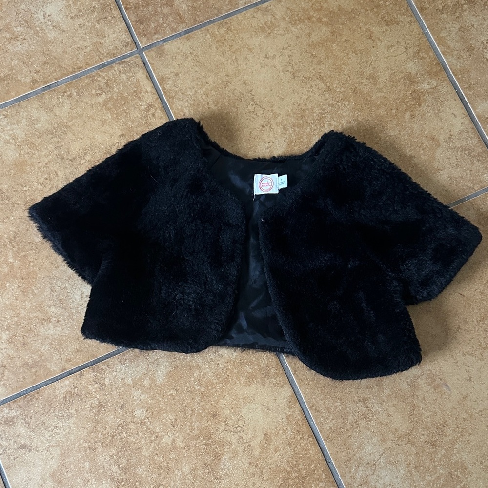 Wonder Nation Black Faux Fur Cape